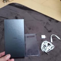 Galaxy S10 箱 イヤホン クリアケースのサムネイル