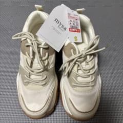 mysa closet スニーカー ベージュ Sサイズ 新品 しまむらのサムネイル
