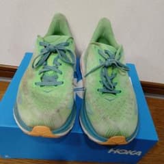 HOKA ランニングシューズ グリーンのサムネイル