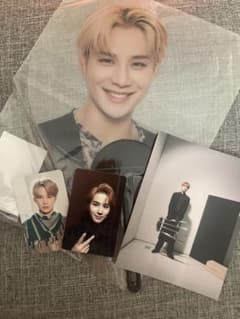 NCT 127 ジョンウ　トレカ　うちわ　ポスカ　セットのサムネイル