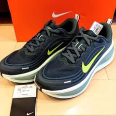 新品ボメロプラス VomeroPlus 25.5cm マラソン ランニングのサムネイル