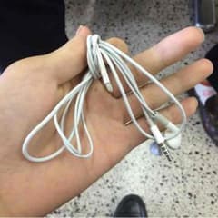 iPhoneについてきたイヤホンのサムネイル
