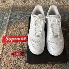 Supreme Nike Air Force 1 ホワイトのサムネイル