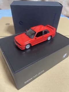 BMW M3 (E30) 赤 ミニカー 1/43のサムネイル
