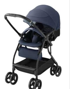 【極美品】アップリカ Aplicaルンルンコンパクト 使用5回程 ネイビー 極美品】アップリカ Aplicaルンルンコンパクト 使用5回程 ネイビー