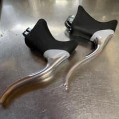 Shimano BL R400 brake levers for drop handlebars, road bikes, and mini velo bikes.