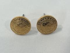 Burberry バーバリー　コインデザイン　金色　メッキスタッドピアスのサムネイル