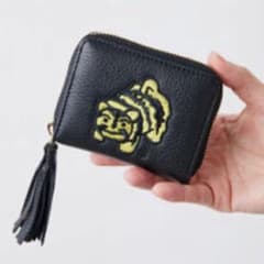 美品】虎屋ういろ×perche(ペルケ)×earジャバラ二つ折り財布 黒 - メルカリ