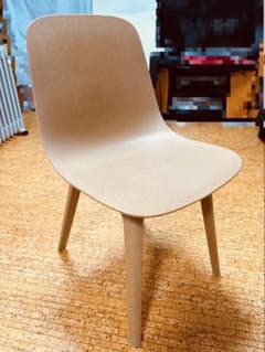 オドゲル　ブラウン　シンプルデザイン　椅子のサムネイル