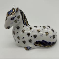 ハート模様の馬(2025年干支)磁器置物 ハート模様の馬(2025年干支)磁器置物 - メルカリ