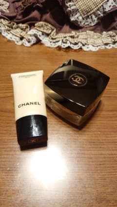 CHANEL  SUBLIMAGE(サブリマージュ) 下地とファンデーションのサムネイル