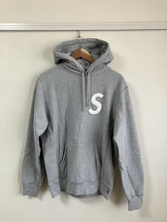 supreme キルティングSロゴ プルオーバーパーカー - メルカリ