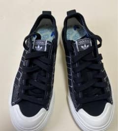 くもりのちはれ様専用☆adidas スニーカー  22cm 新品未使用☆のサムネイル