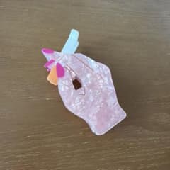 【新品・未使用】ハンドモチーフ シガレット ヘアクリップ ピンク×パープルのサムネイル