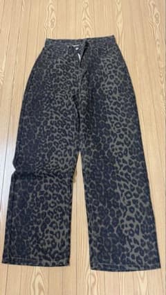 レオパード柄 デニムパンツのサムネイル