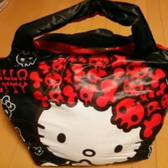 ＊HELLO KITTY＊ダウン風マチ付ナイロンバッグのサムネイル
