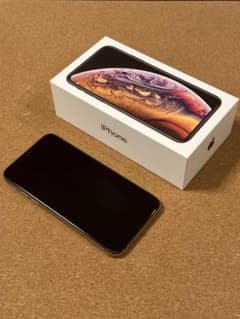 (期間限定値下げ中)iPhone Xs Gold 256 GB SIMフリーのサムネイル