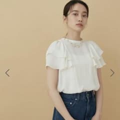 ラッフルジョーゼットブラウス　ADAM ET ROPE' FEMME ホワイトのサムネイル