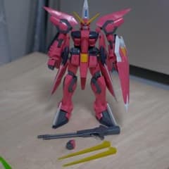 イージスガンダム　1/100キット素組のサムネイル