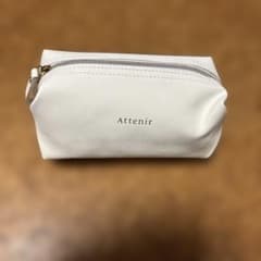 新品　Attenir ポーチ ホワイト　ノベリティのサムネイル