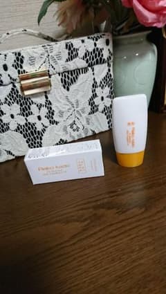 Reiko Kazki のイエローファンデーションのサムネイル