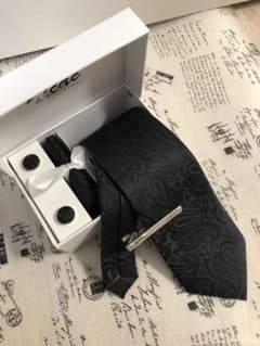 黒ペーズリー柄ネクタイ*タイピン*カフスボタン*ポケットチーフセットのサムネイル