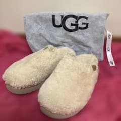 美品♡UGG♡FUZZ SUGAR SLIDE♡ファズ シュガー スライド♡ - メルカリ