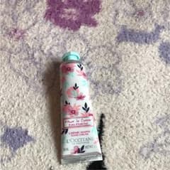 ロクシタン ハンドクリームのサムネイル