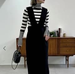 新品未使用　リエディ　袖パール付きリブニットタートルネックのサムネイル