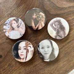 安室奈美恵 ラスト缶バッジ 5個セットのサムネイル