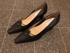 マドラス モデロ  黒パンプス (23㎝)のサムネイル