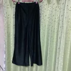 ワイドパンツです。のサムネイル