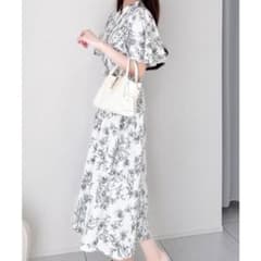 【美品】mily bilet 花柄フレア袖ワンピース オフホワイト Mサイズのサムネイル