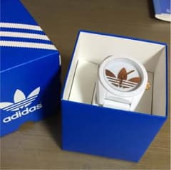 adidas時計のサムネイル