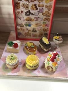 ホールケーキのセットのサムネイル