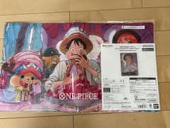 ワンピースカード オフィシャルプレイマット＆カードセットのサムネイル