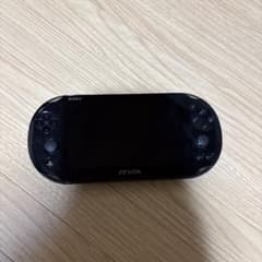 PlayStation Vita PCH-2000本体　16GBメモリカード付きのサムネイル