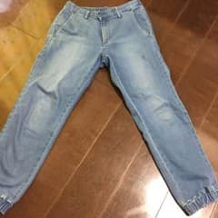 ユニクロデニムジョガーパンツのサムネイル