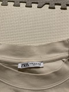 ZARA ベージュ クルーネック TシャツLのサムネイル