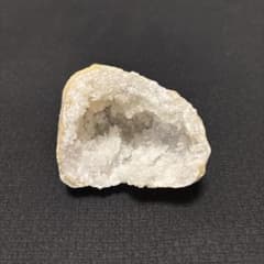 u*c様 天然石 水晶ジオード 原石 鉱物標本のサムネイル