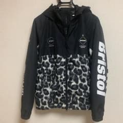 fcrb wtaps コラボパーカーsサイズのサムネイル