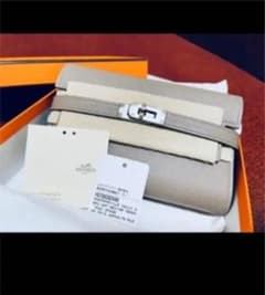 HERMES レア　ケリーウォレット ミディアム　ヴェルソのサムネイル