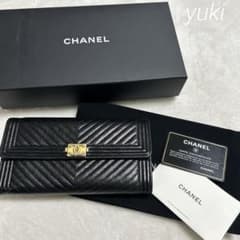 CHANEL ブラック Vステッチ キャビアスキン ボーイシャネル 長財布 