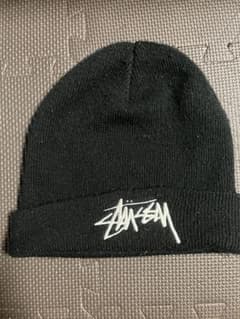 Stussy ニット帽 黒　ビーニーのサムネイル