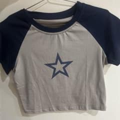 SHEIN 星柄 クロップド丈 ラグランTシャツのサムネイル