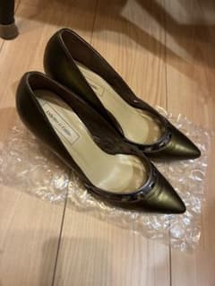 Odette e Odile ブロンズ ポインテッドトゥパンプス 24 - メルカリ