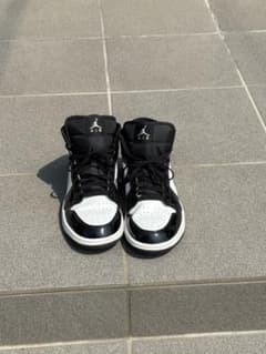 Nike Air Jordan 1 Mid Black White 27cmのサムネイル