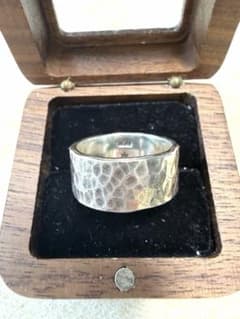 【圧巻の幅広】ジュエリーマキ シルバー925 槌目リン20~21号 11g 激渋 圧巻の幅広】ジュエリーマキ シルバー925 槌目リン20~21号 11g 激渋