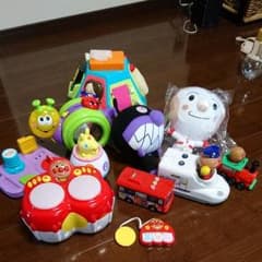ひぃ様専用一歳～2歳おもちゃまとめ売り アンパンマンのサムネイル