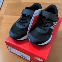 ☆バンリ様専用☆【新品】new balance　スニーカー　16.0のサムネイル